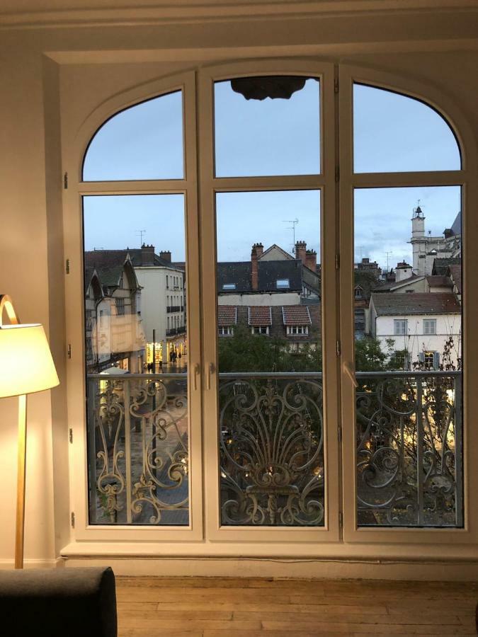 Au Coeur De Ville Troyes Luaran gambar