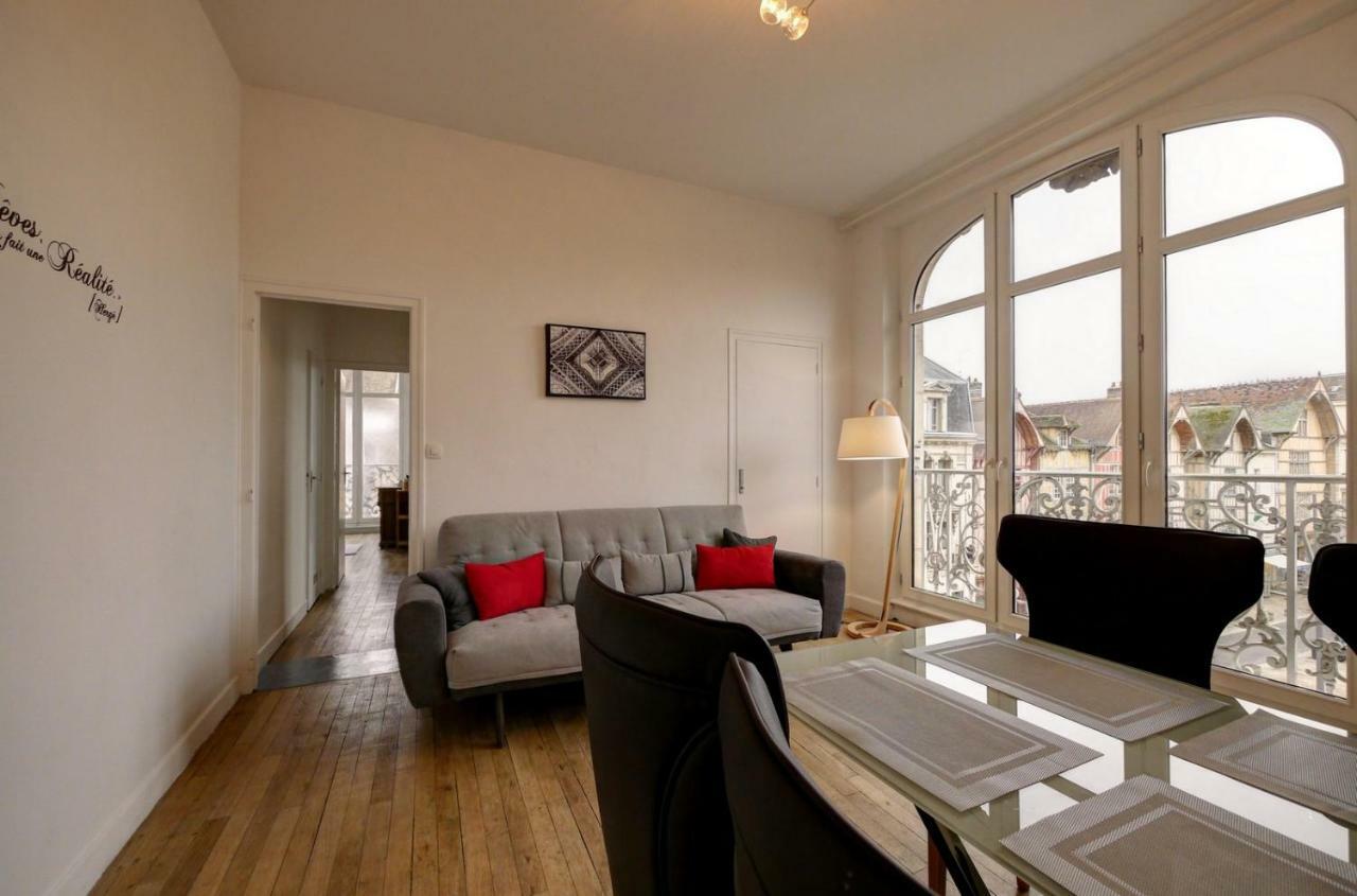 Au Coeur De Ville Troyes Luaran gambar