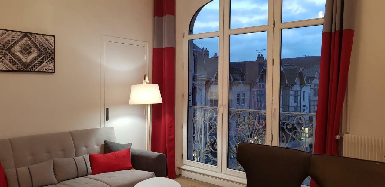 Au Coeur De Ville Troyes Luaran gambar