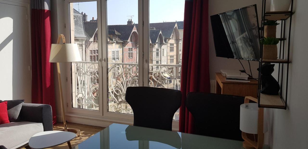 Au Coeur De Ville Troyes Luaran gambar